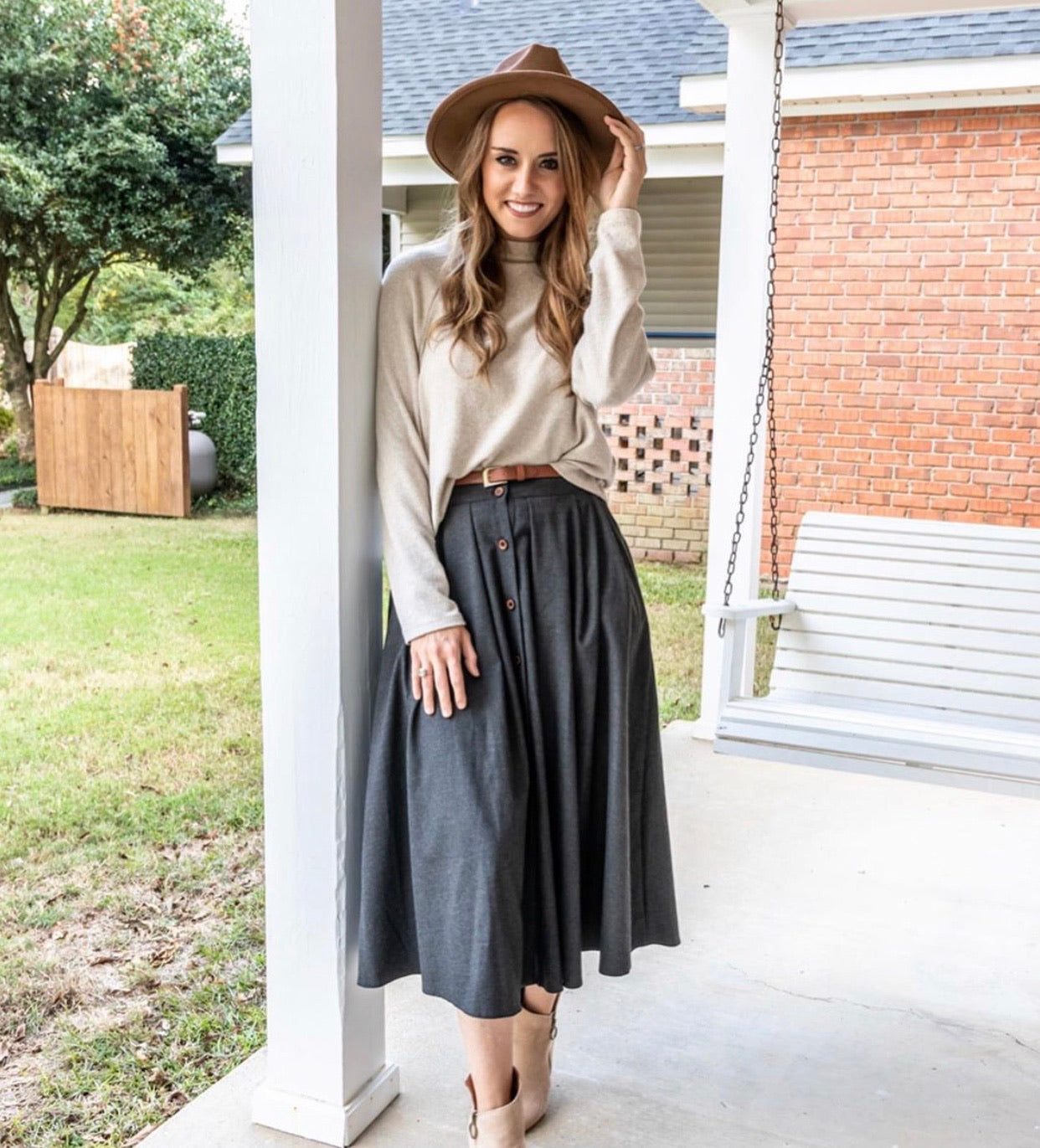 Dark grey skirt with belt - MODESTALINDA